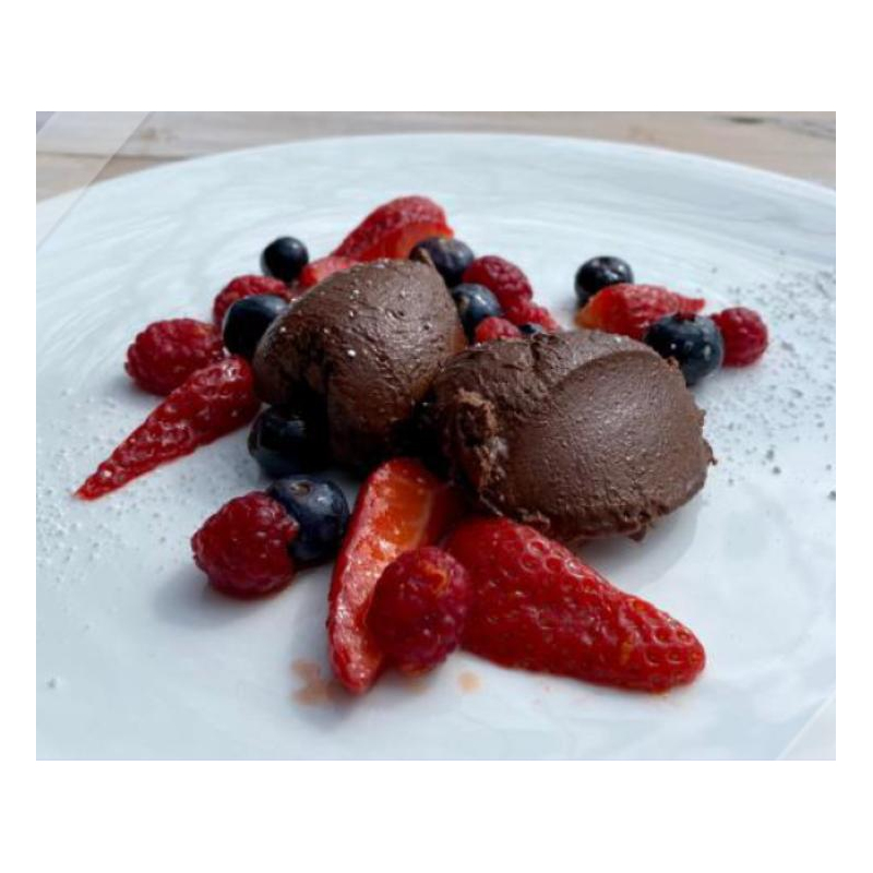 Avocado-Schokocreme mit Beerensalat