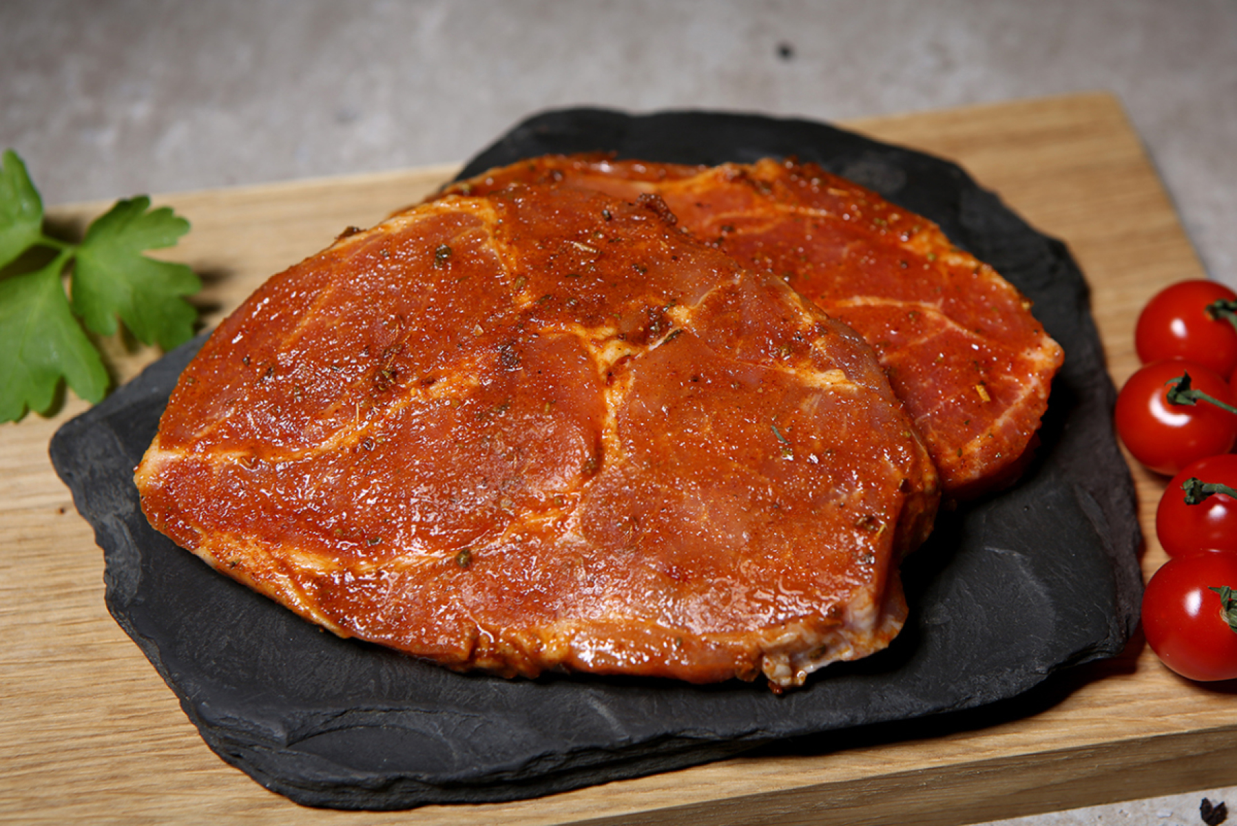 Schweinehalssteak, mariniert